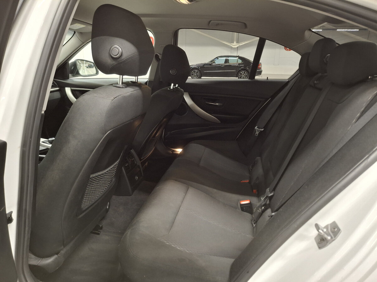 Б/У БМВ 3 серии 2015 года. Фото: #10