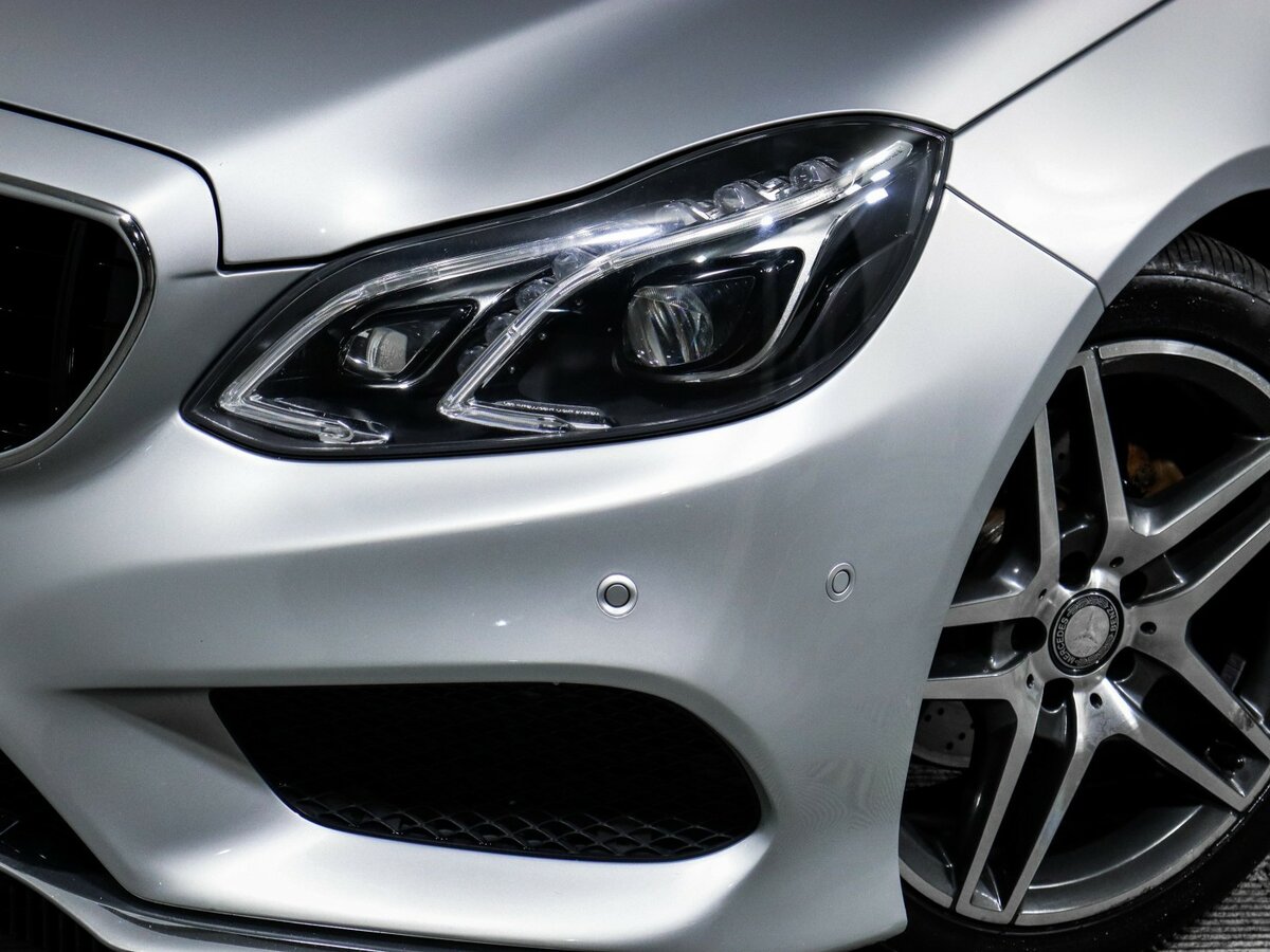 Б/У Мерседес-Бенц Е-Класс 2015 года. Фото: #12