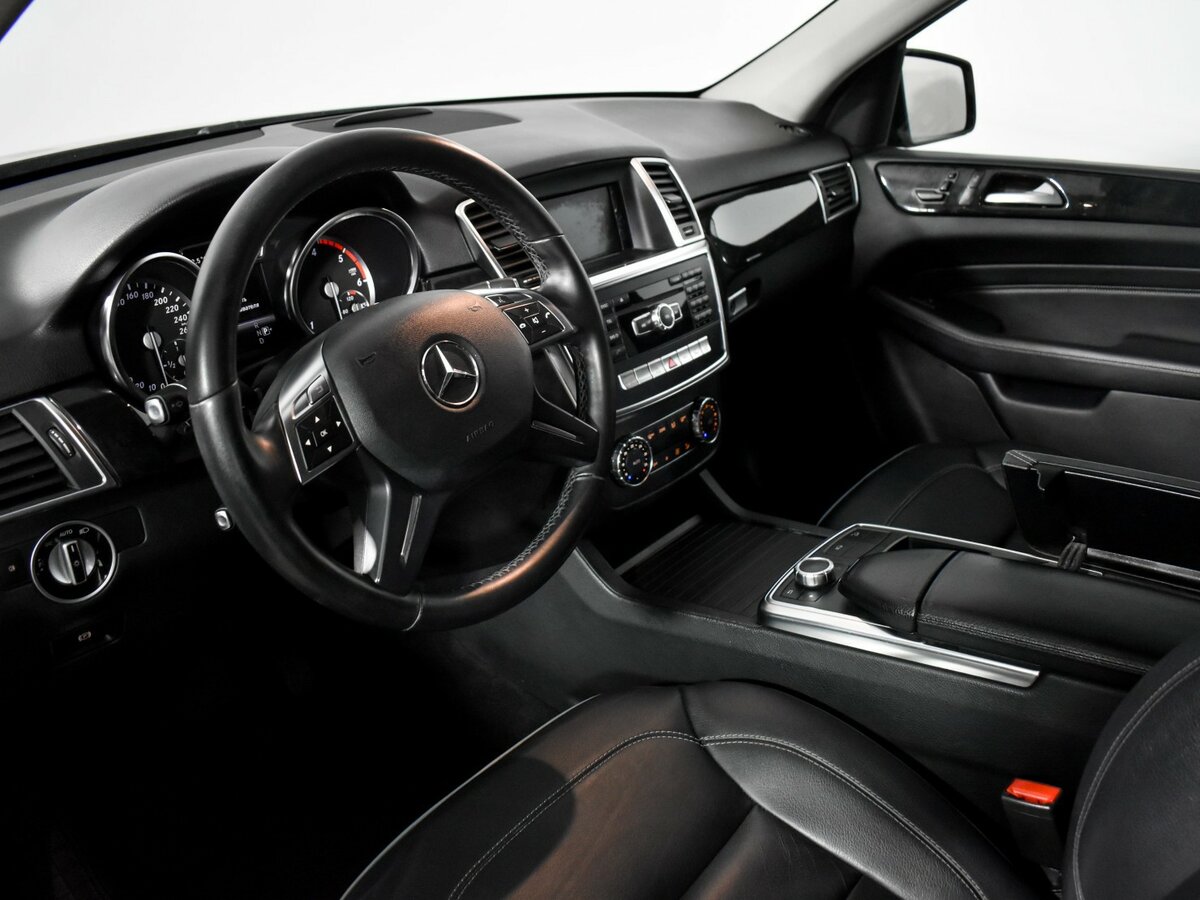 Б/У Мерседес-Бенц М-Класс 2013 года. Фото: #6