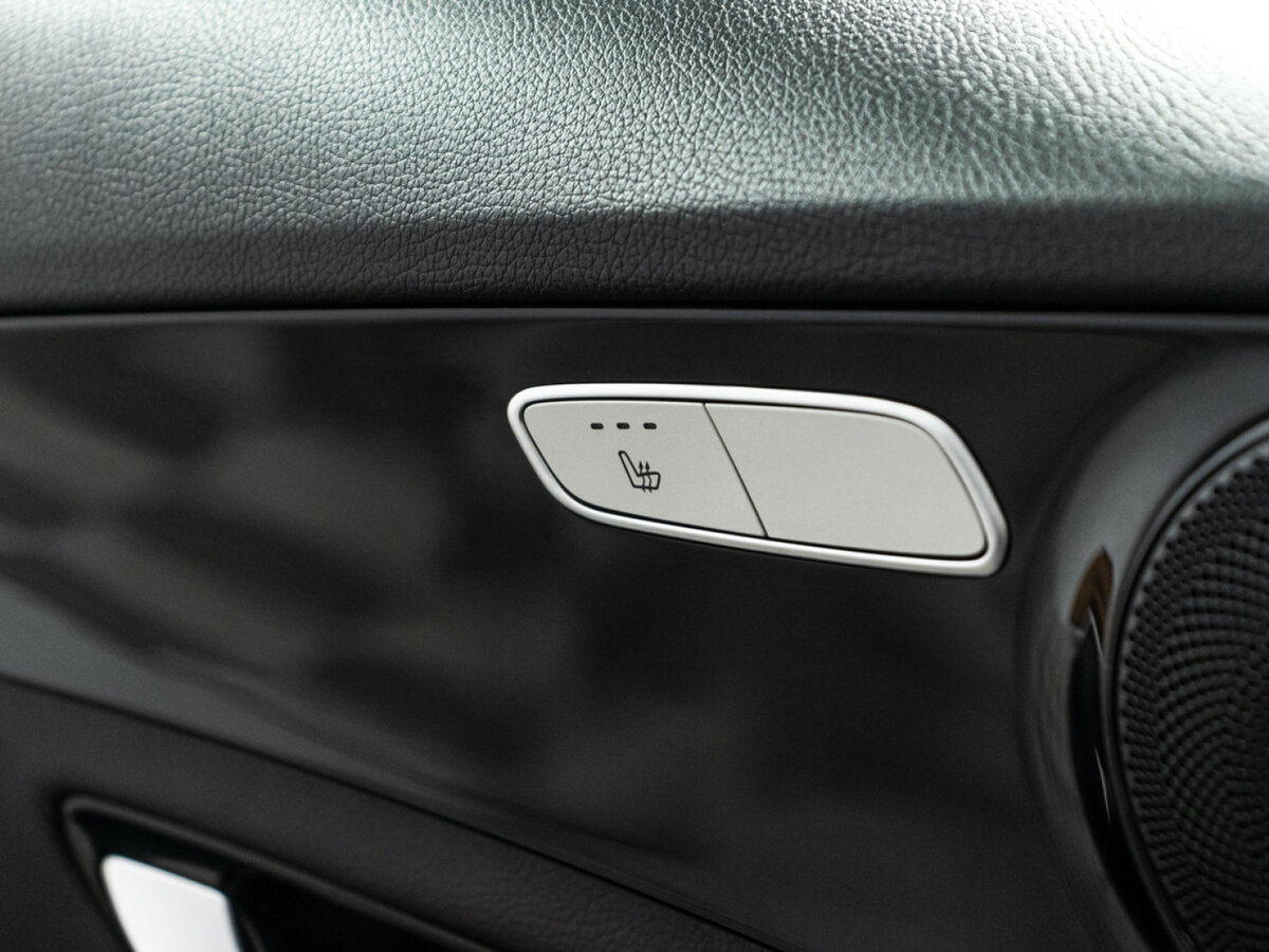 Б/У Мерседес-Бенц Ц-Класс 2018 года. Фото: #16