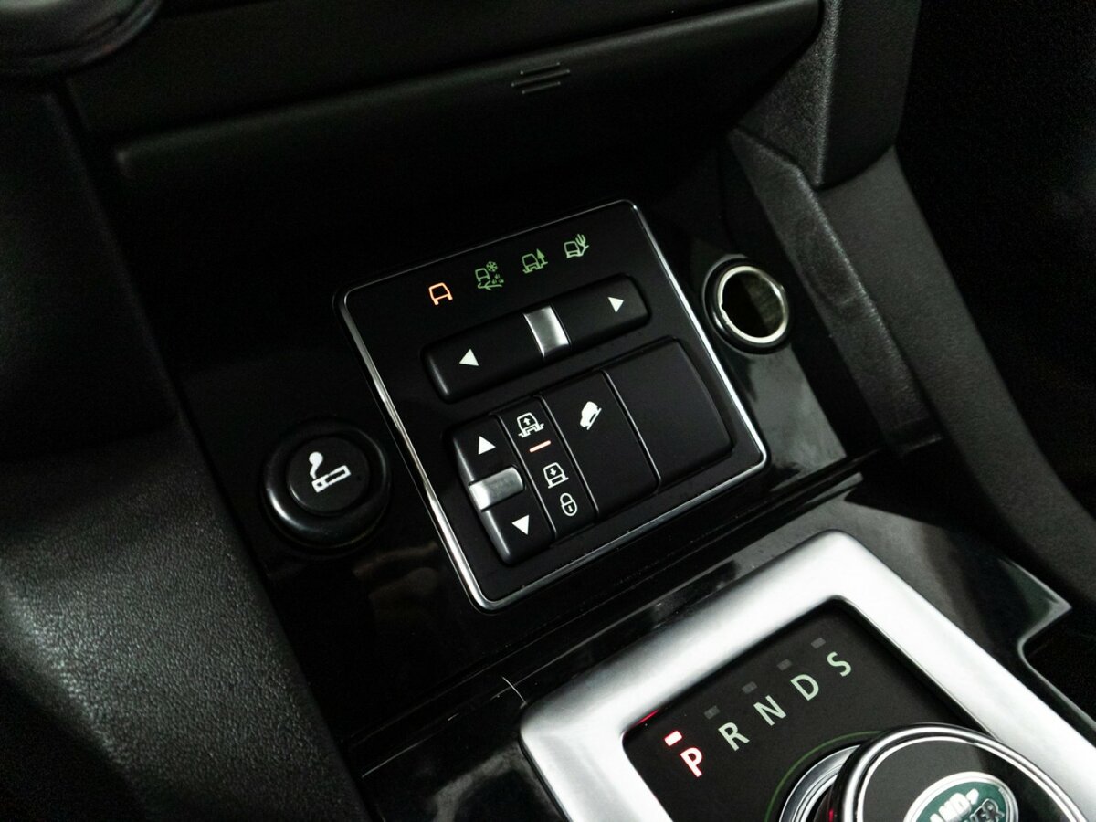 Б/У Лэнд Ровер Дискавери 2014 года. Фото: #17