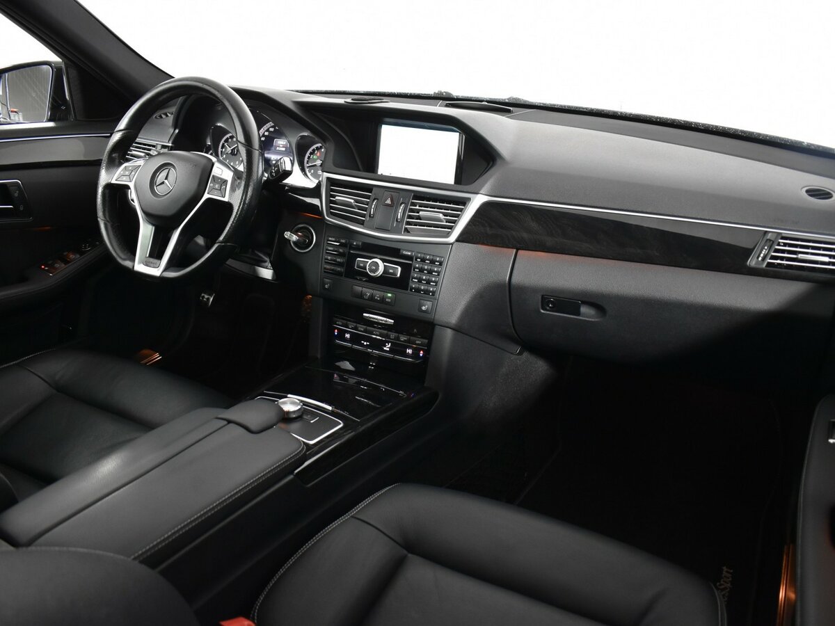 Б/У Мерседес-Бенц Е-Класс 2012 года. Фото: #9