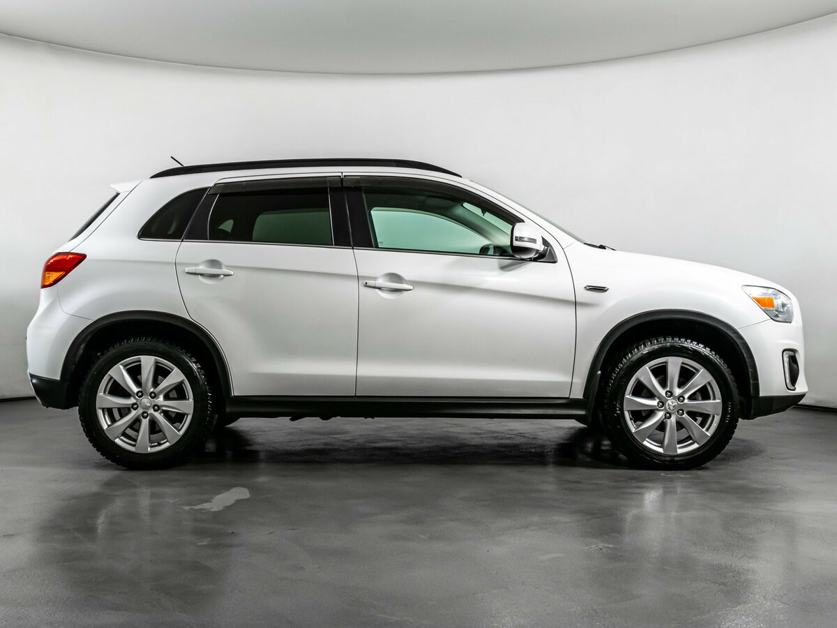 Б/У Митсубиши АС-Икс 2014 года. Фото: #3