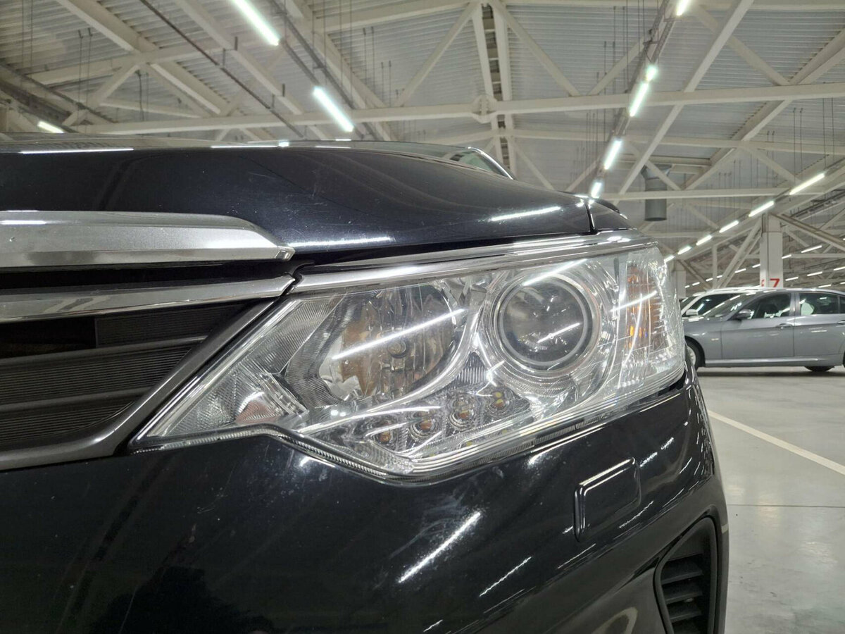 Б/У Тойота Камри 2015 года. Фото: #15