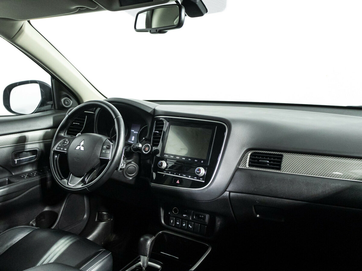 Б/У Митсубиши Оутлэндер 2020 года. Фото: #6