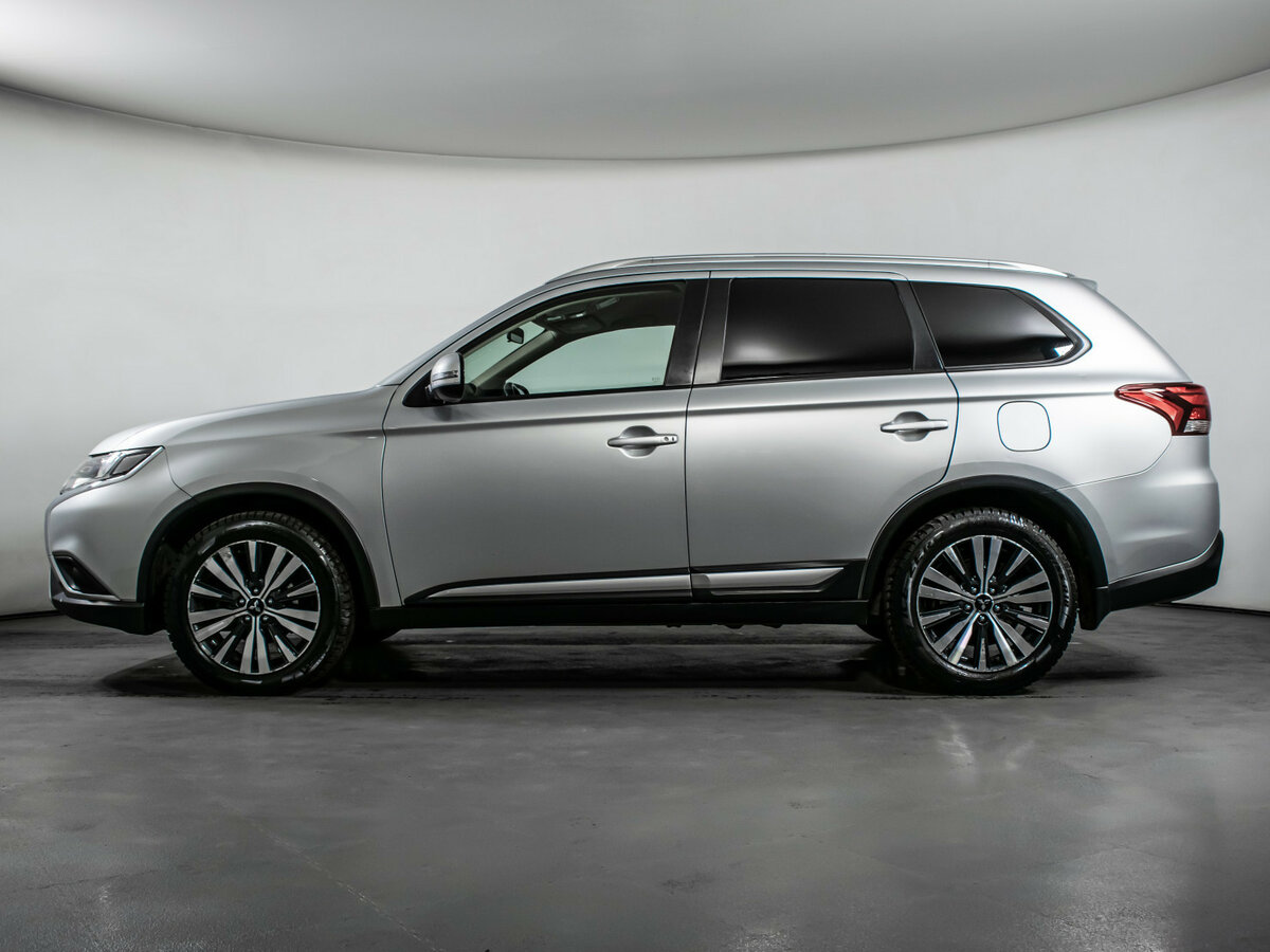 Б/У Митсубиши Оутлэндер 2018 года. Фото: #7