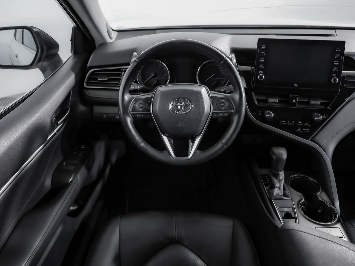 Б/У Тойота Камри 2021 года. Фото: #9