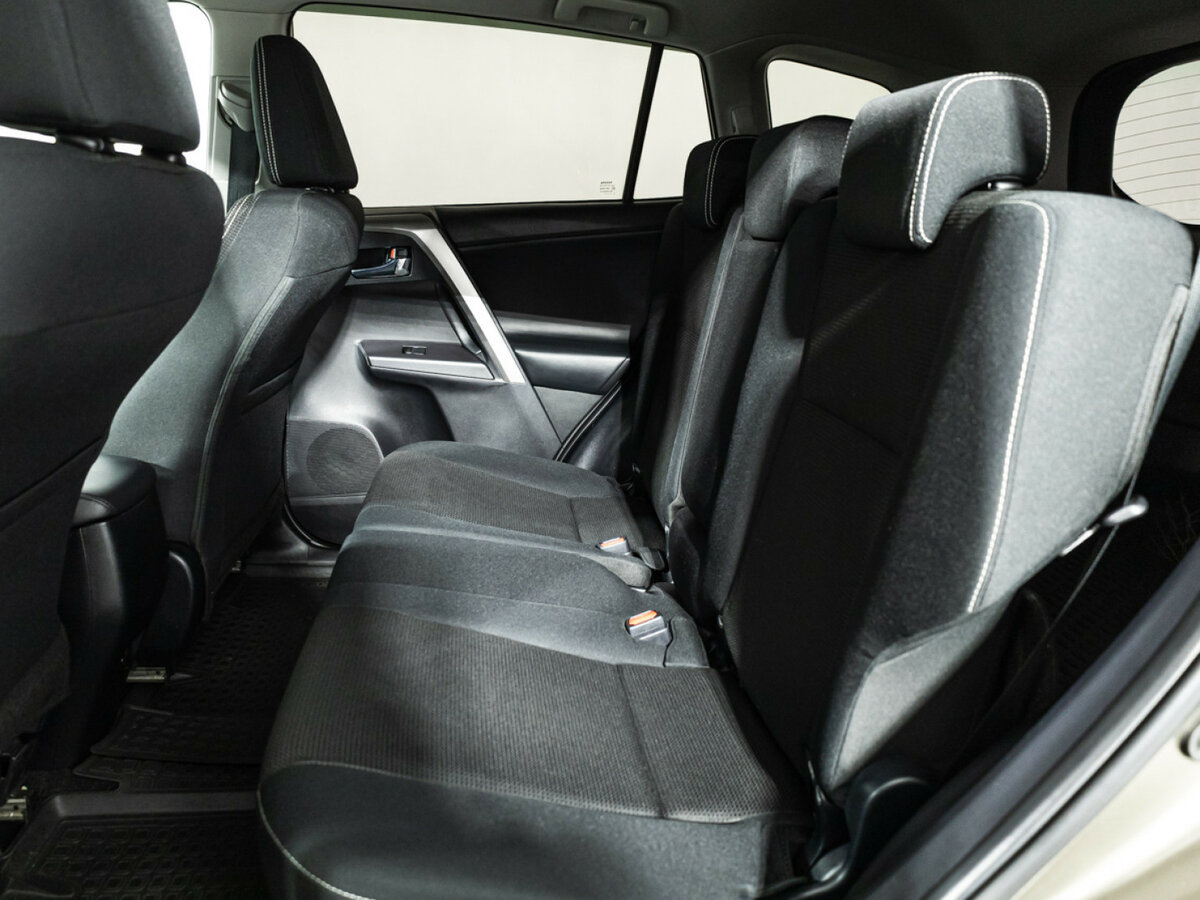 Б/У Тойота Рав4 2018 года. Фото: #7