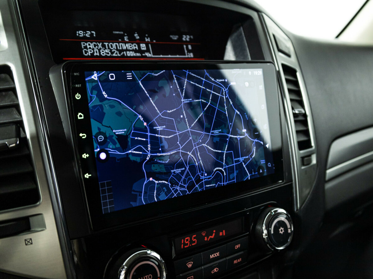 Б/У Митсубиши Паджеро 2015 года. Фото: #14