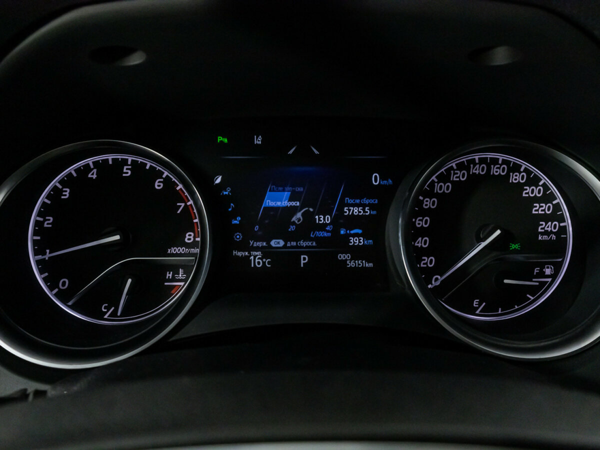 Б/У Тойота Камри 2019 года. Фото: #11