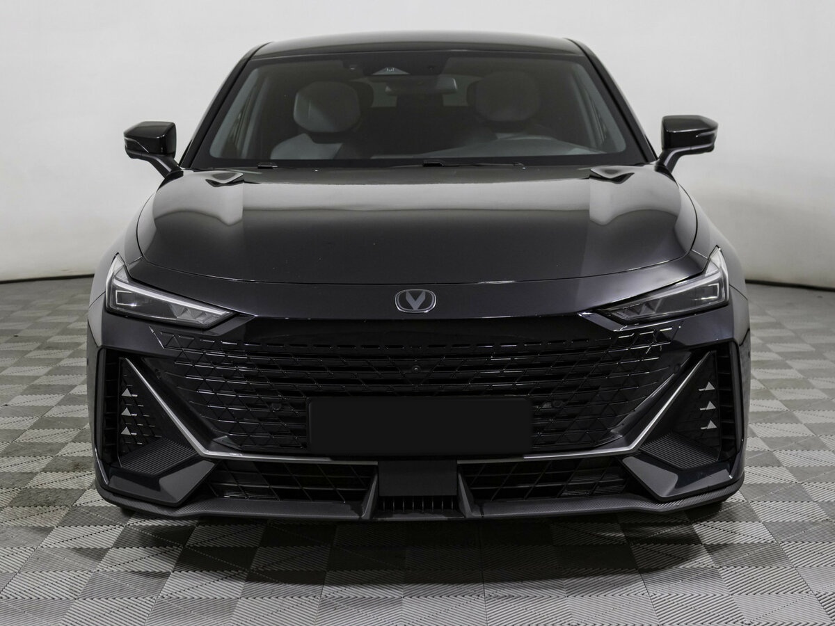 Б/У Чанган УНИ-В 2023 года. Фото: #1