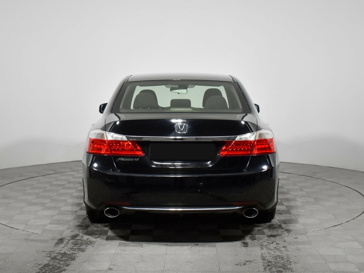 Б/У Хонда Аккорд 2013 года. Фото: #5