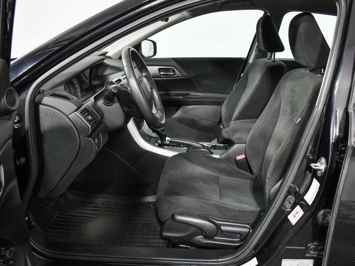 Б/У Хонда Аккорд 2013 года. Фото: #8