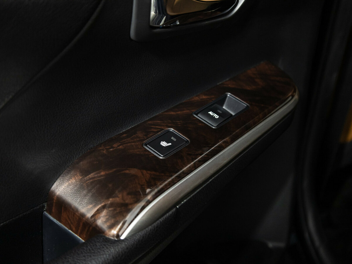 Б/У Тойота Камри 2016 года. Фото: #17