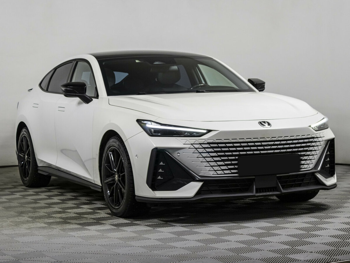 Б/У Чанган УНИ-В 2023 года. Фото: #2