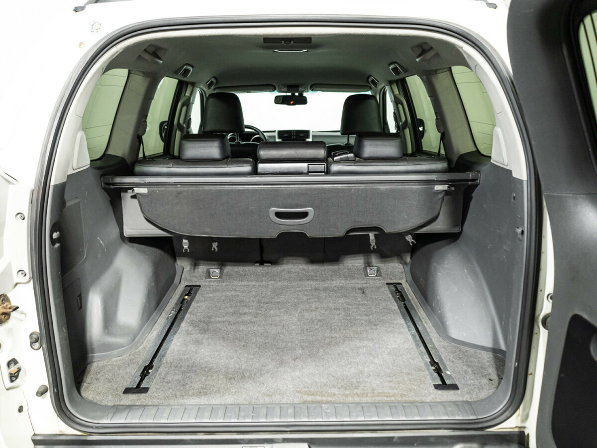 Б/У Тойота Лэнд Крузер Прадо 2013 года. Фото: #23