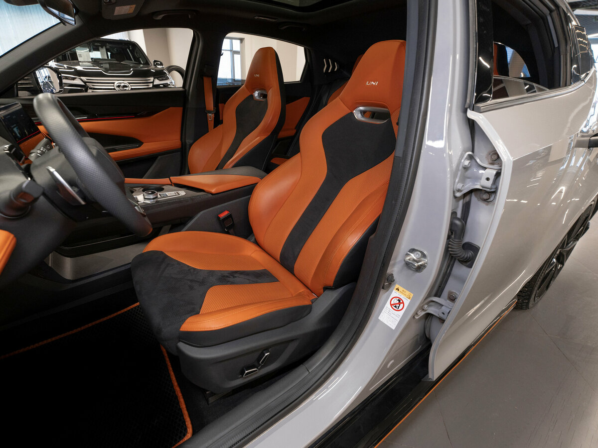 Б/У Чанган УНИ-В 2023 года. Фото: #8