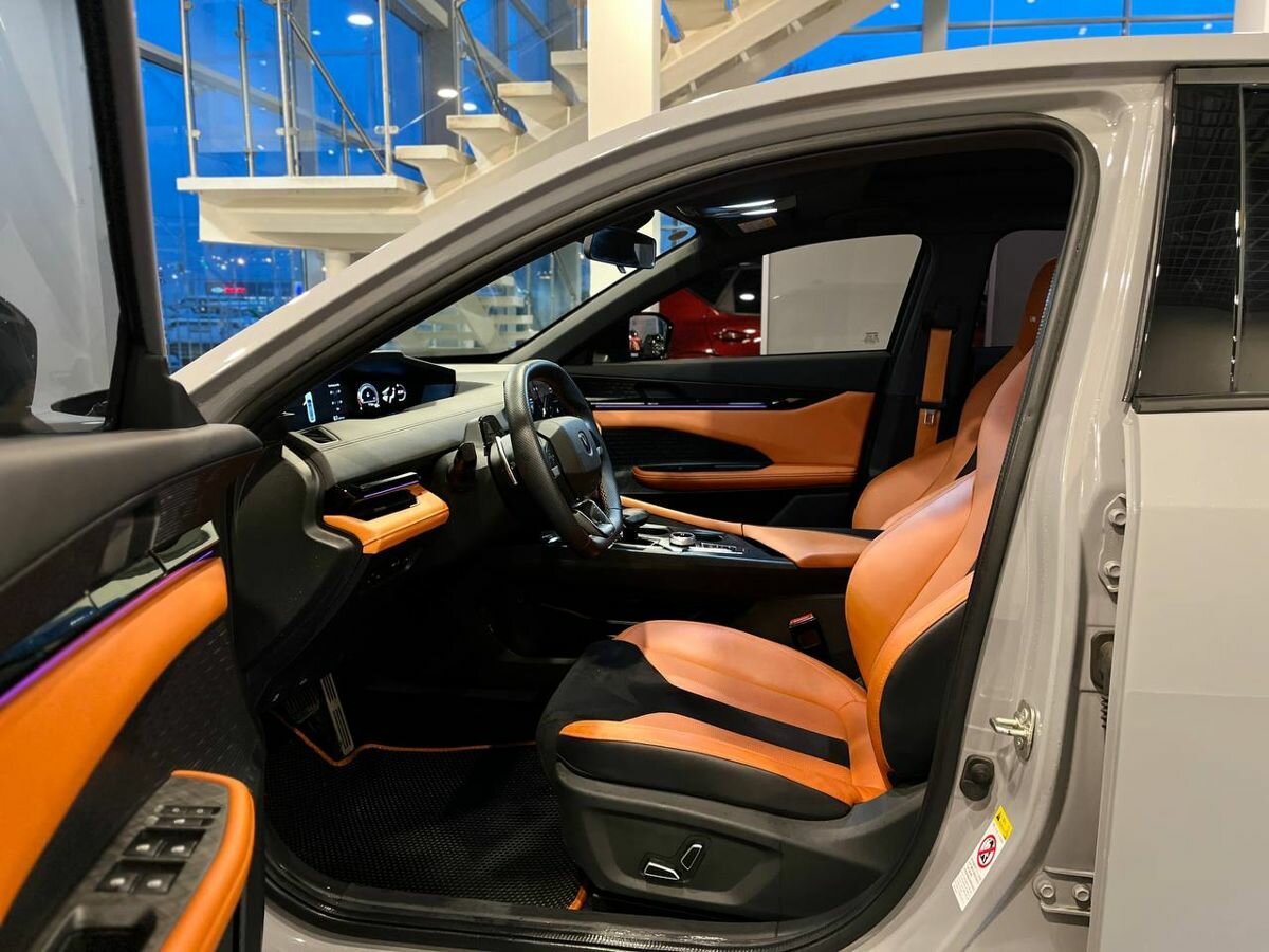 Б/У Чанган УНИ-В 2023 года. Фото: #12