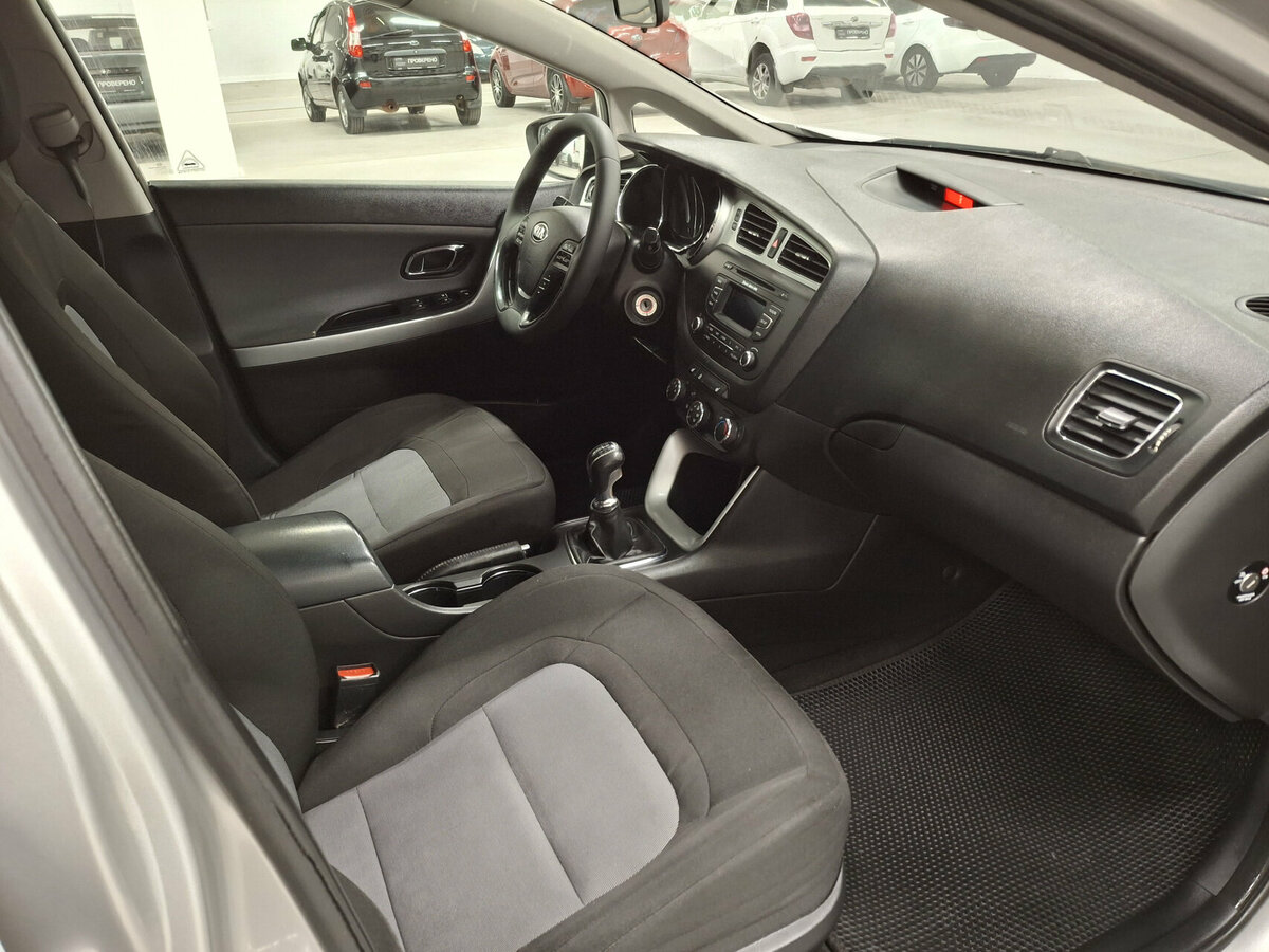 Б/У Киа Сид 2013 года. Фото: #10